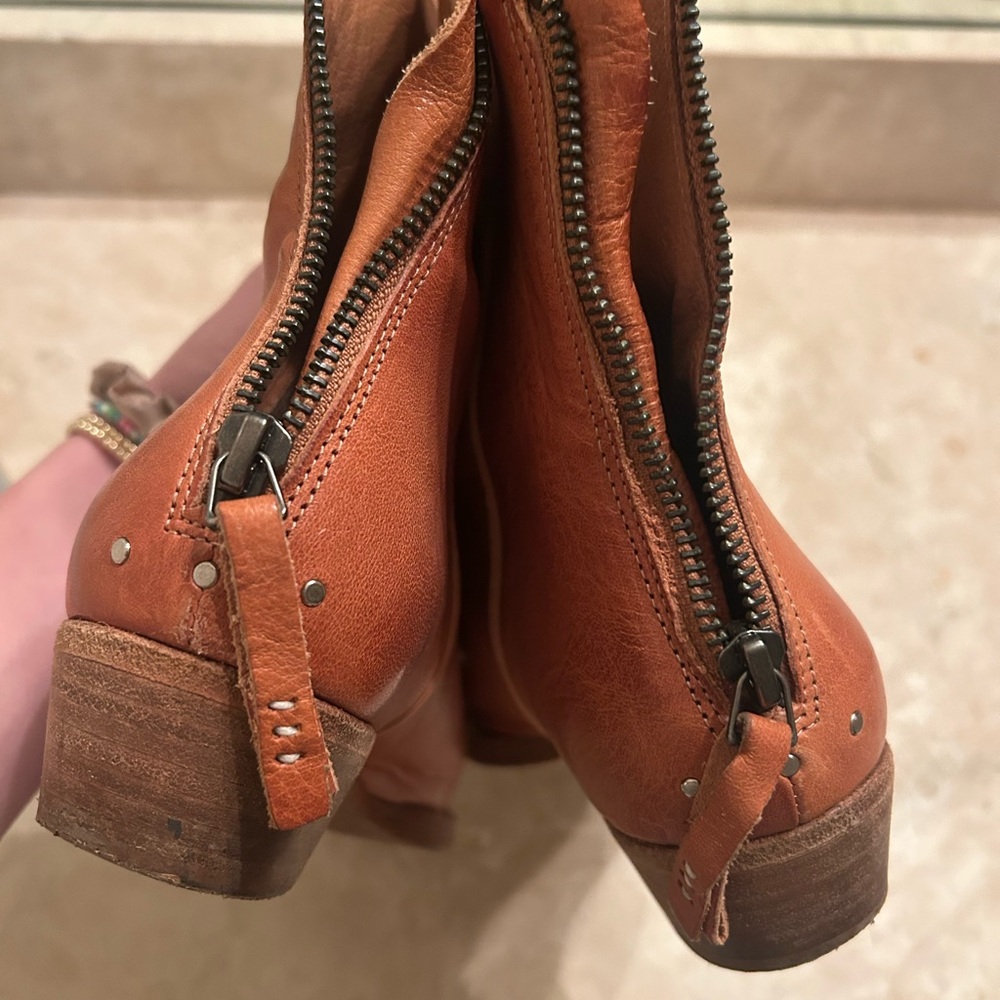 Free People Women's Tan Leather Ankle Boots with Back Zipper